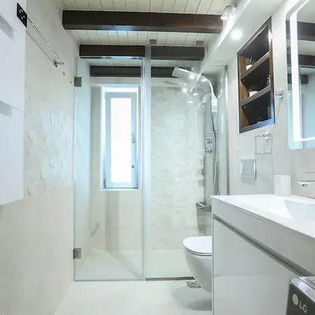 Vp & Lo 2 Apartament *